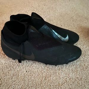 Nike Phantom Soccer Cleats